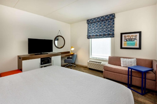 Hampton Inn Baltimore Bayview Campus image 15