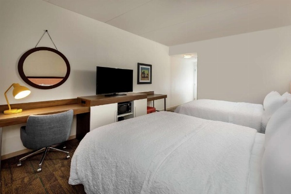 Hampton Inn Baltimore Bayview Campus image 23