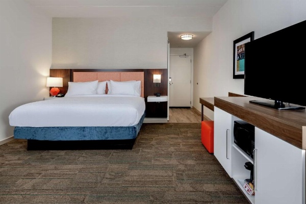 Hampton Inn Baltimore Bayview Campus image 6